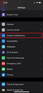فعال کردن حالت تاریک در سیستم عامل iOS (آیفون)