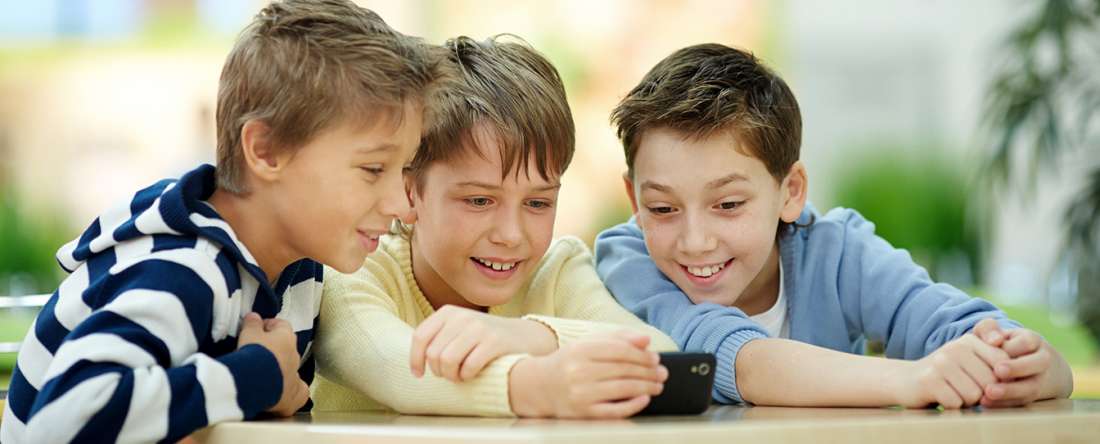 چگونه بر فعالیت کودکان در اینترنت نظارت کنیم؟